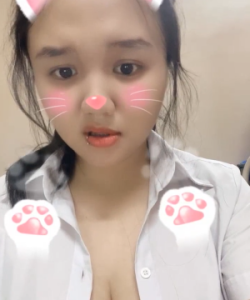 Hot idol mới của YYLive Bé Chip mặt học sinh vú phụ huynh