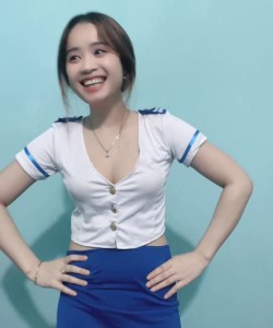 Thảo Như cô hải quan yêu biển đảo nhưng lại thích lộ hàng