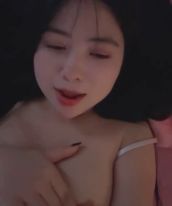 Full clip mẹ đơn thân tiktoker Hường Hêu live show vú