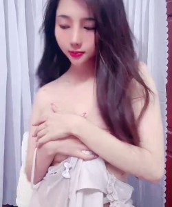 Tiktoker Huỳnh Mai Linh nhảy sexy khoe đồ lót nóng bỏng